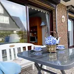 Gemuetliche Ferienwohnung Svantje Mit Terrasse In Wenningstedt
