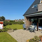 Gemuetliche Ferienwohnung Svantje Mit Terrasse In Wenningstedt