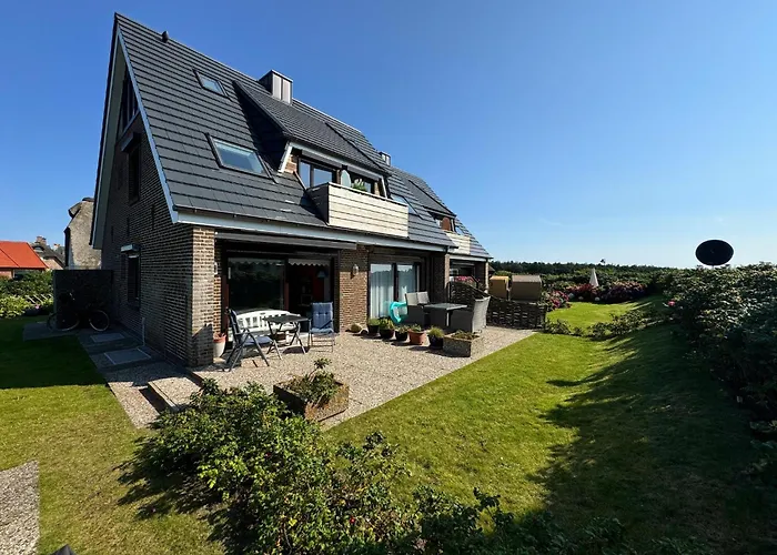 Gemuetliche Ferienwohnung Svantje Mit Terrasse In Wenningstedt